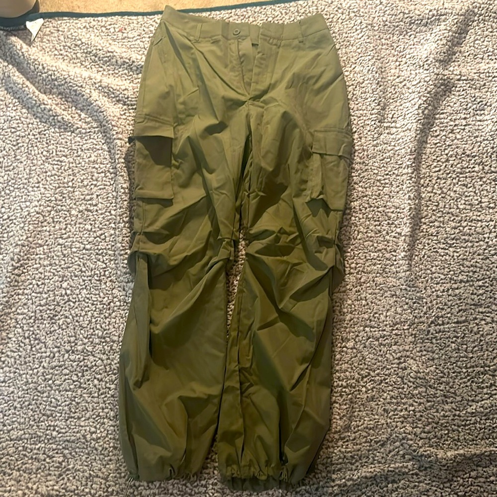 Green cargos size large , SHEIN